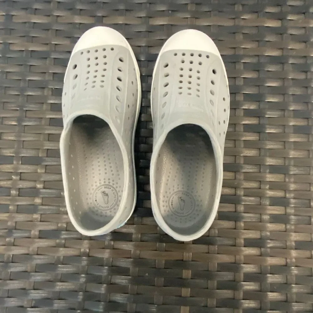 Native  Jefferson shoes, children’s size 13